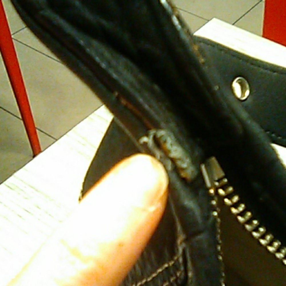 Coach purse - Picture 2 of 6